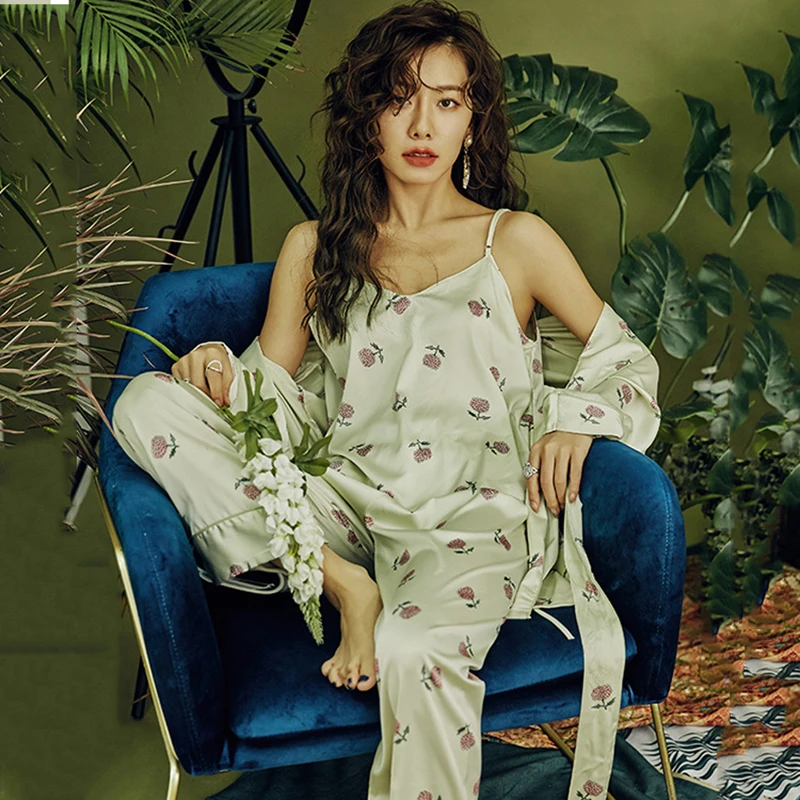 Women Spring New 3PCS Pajamas Suit Sexy V-Neck Strap Top&Pant Sleepwear Flower Print Nightwear Casual Home Wear Satin Bathrobe
Women Spring New 3PCS Pajamas Suit Sexy V-Neck Strap Top&Pant Sleepwear Flower Print Nightwear Casual Home Wear Satin Bathrobe