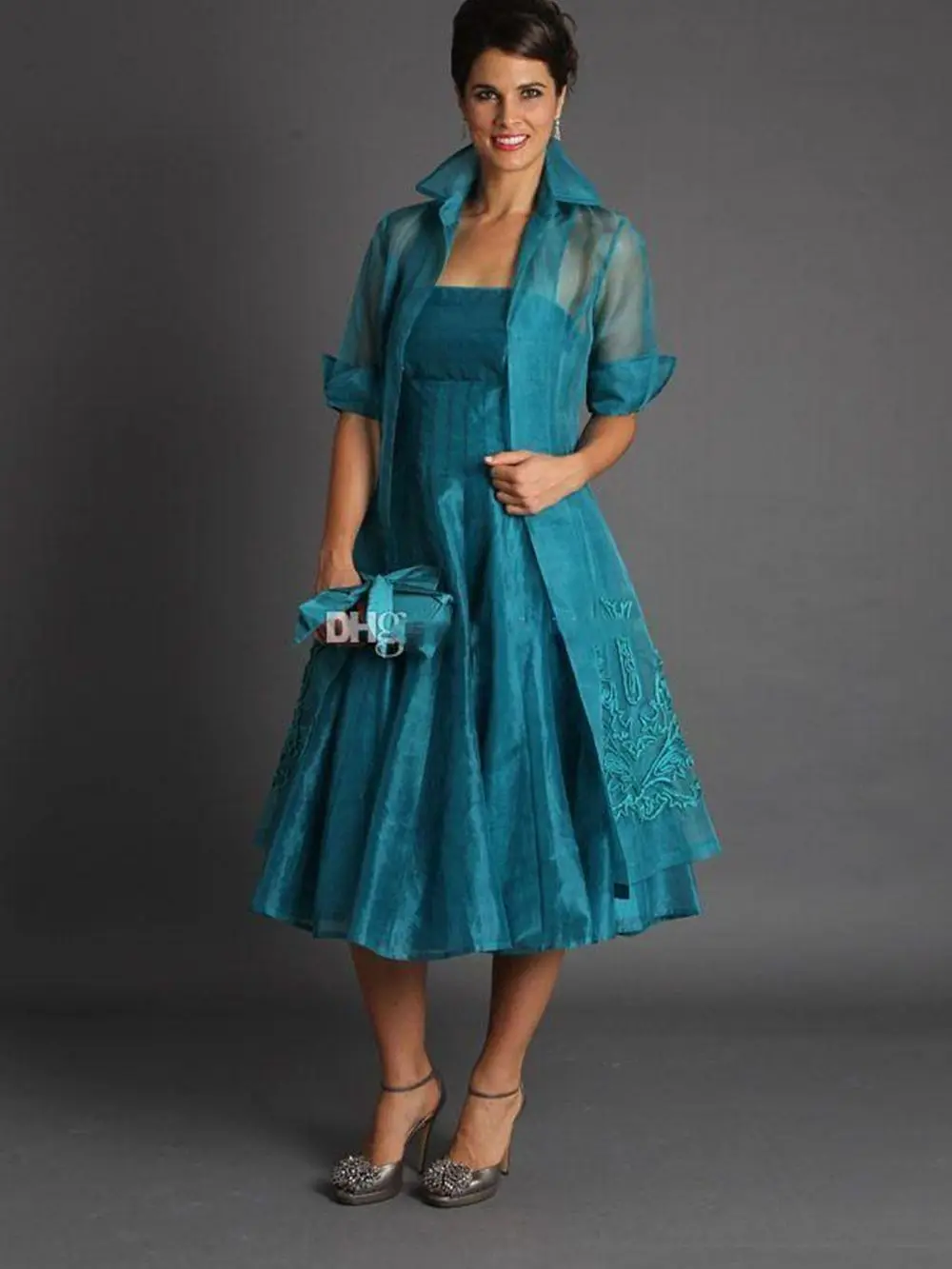 Elegant A Line Mother Of the Bride Dresses With Long Jacket Tea Length Wedding Guest Dresses robe de soirée de mariage
Elegant A Line Mother Of the Bride Dresses With Long Jacket Tea Length Wedding Guest Dresses robe de soirée de mariage