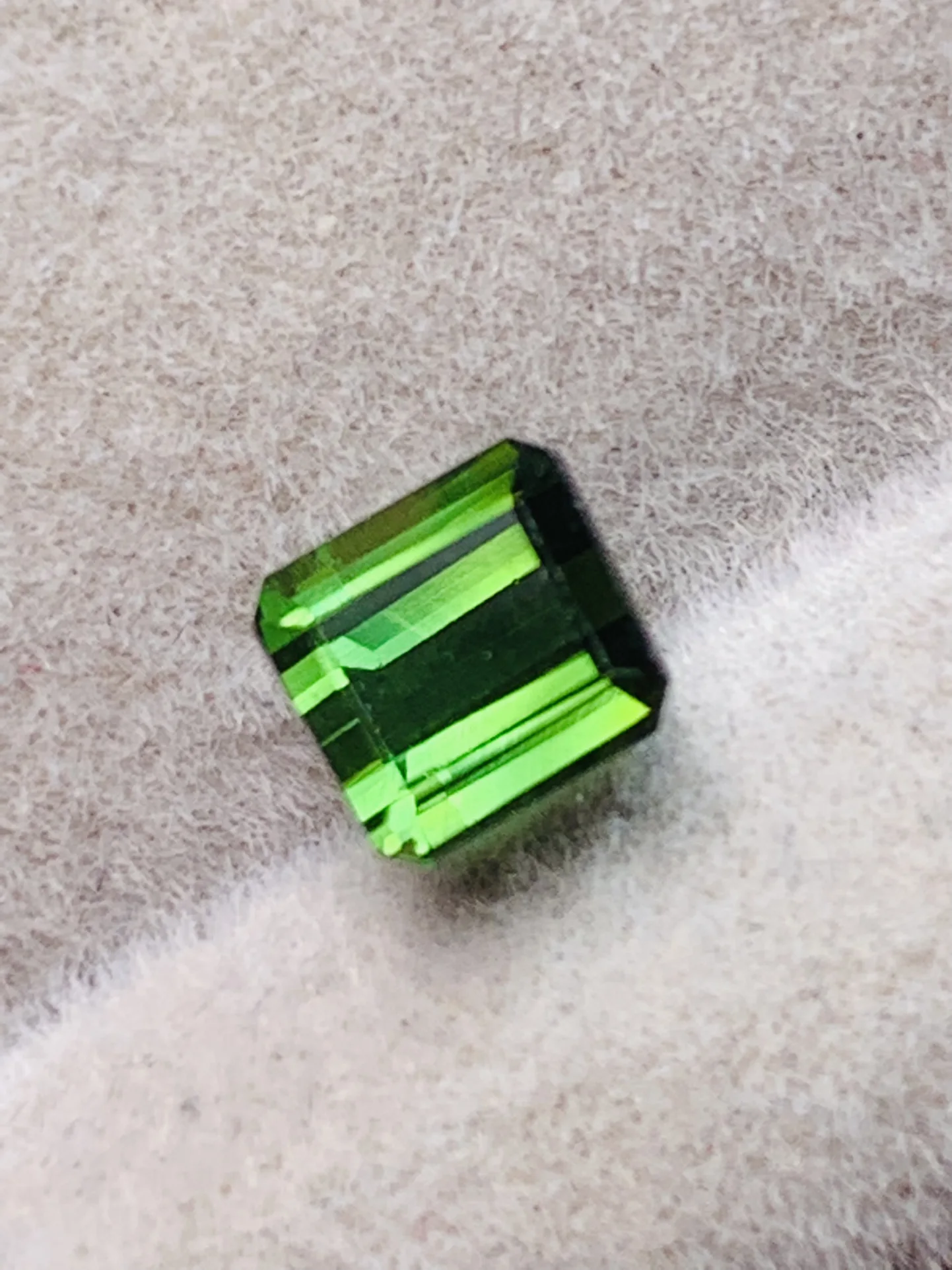 Pure natural green tourmaline loose stone Making necklace ring bracelet luster Square accessories gem jewel sieraden edelsteen
Pure natural green tourmaline loose stone Making necklace ring bracelet luster Square accessories gem jewel sieraden edelsteen