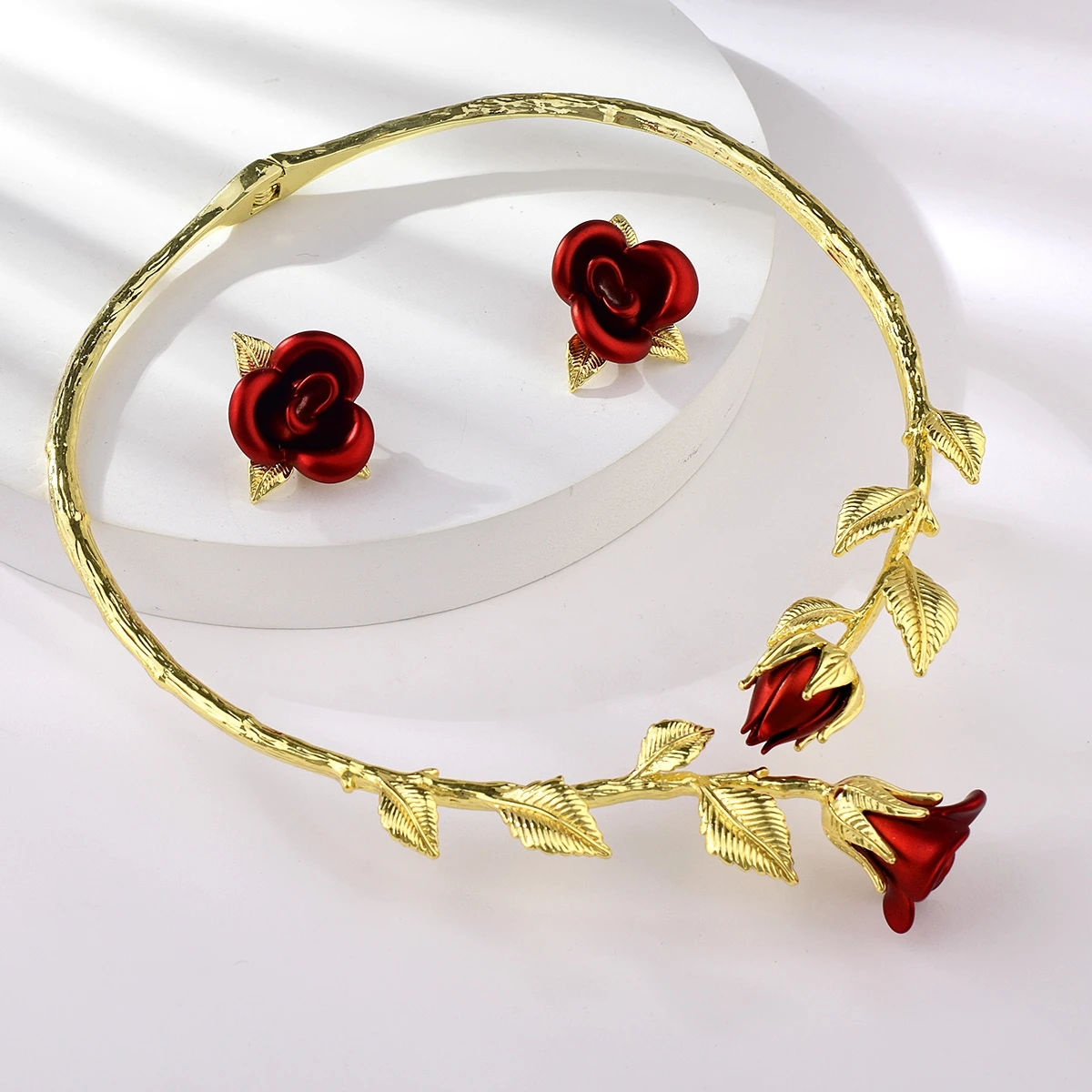 Viennois Dubai Jewelry Sets for Women Gold Plated Red Flower Necklace and Earrings Jewelry Set Bridal Wedding Accessories Gifts
Viennois Dubai Jewelry Sets for Women Gold Plated Red Flower Necklace and Earrings Jewelry Set Bridal Wedding Accessories Gifts