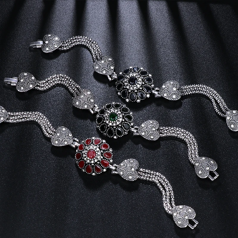 Temperament Rhinestone Bracelets Ladies Fashionable Beautiful All-match Bracelets Ethnic Style Retro Bracelets Exquisite Jewelry
Temperament Rhinestone Bracelets Ladies Fashionable Beautiful All-match Bracelets Ethnic Style Retro Bracelets Exquisite Jewelry