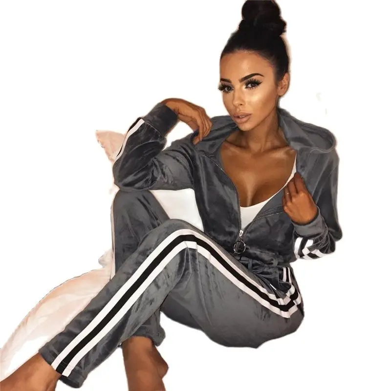 Autumn and winter women's new sports coat + trousers women's striped sweater women's golden velvet zipper warm sweater pants set
Autumn and winter women's new sports coat + trousers women's striped sweater women's golden velvet zipper warm sweater pants set