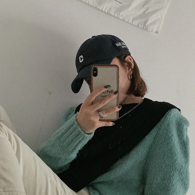 Korean INS spring summer C letter baseball cap students embroidered cap for men and women softtop retro cap for women 
Korean INS spring summer C letter baseball cap students embroidered cap for men and women softtop retro cap for women