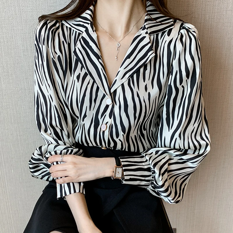 Zebra Pattern Print Women Shirts Long-sleeved Tops 2022 Autumn New Fashion Korean Version Suit Collar Chiffon Shirt Loose Blouse
Zebra Pattern Print Women Shirts Long-sleeved Tops 2022 Autumn New Fashion Korean Version Suit Collar Chiffon Shirt Loose Blouse