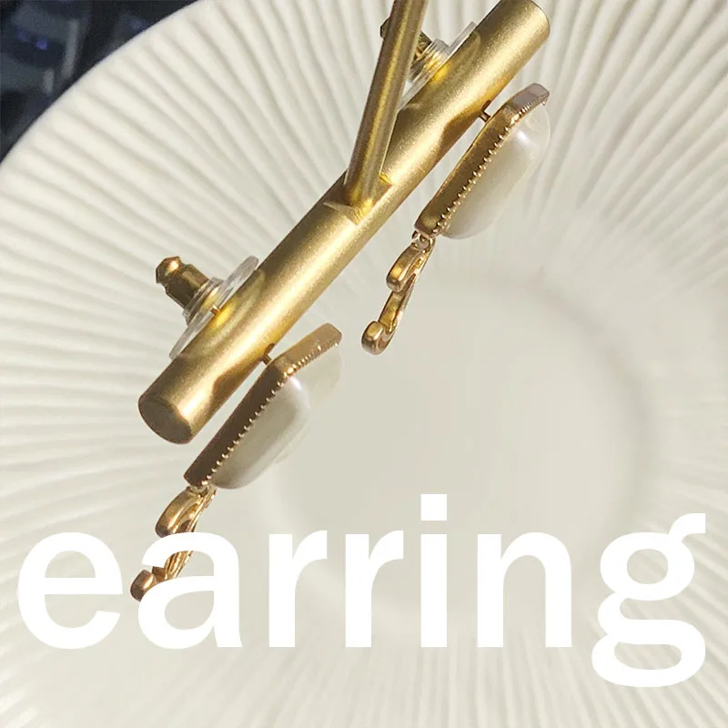 Fashion popular Earrings square luxury chain high quality round pearl metal C-shape large female Jewelry White allergic metal
Fashion popular Earrings square luxury chain high quality round pearl metal C-shape large female Jewelry White allergic metal