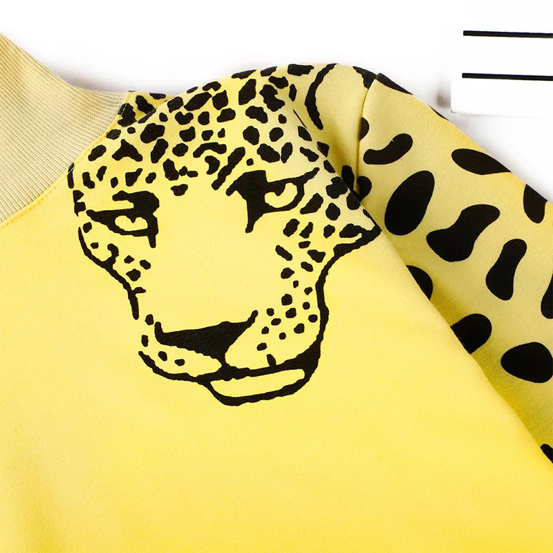Leopard Print Women's Long Sleeve Patchwork Sweatshirts Women Pullover Spring Autumn Streetwear Sweatshirt Female 2021 Autumn 
Leopard Print Women's Long Sleeve Patchwork Sweatshirts Women Pullover Spring Autumn Streetwear Sweatshirt Female 2021 Autumn