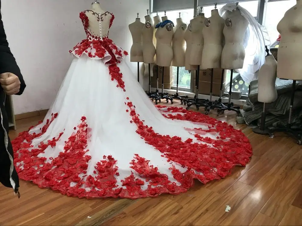 Gorgeous Wedding Dresses With Flowers Appliques Tulle Long Bridal Dress Cap Sleeves Peplum Buttons vestido de noiva Real Images
Gorgeous Wedding Dresses With Flowers Appliques Tulle Long Bridal Dress Cap Sleeves Peplum Buttons vestido de noiva Real Images