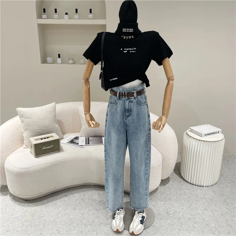 Women's Spring 2021 Fashion Straight tube high waist blue loose and thin retro casual pants
Women's Spring 2021 Fashion Straight tube high waist blue loose and thin retro casual pants