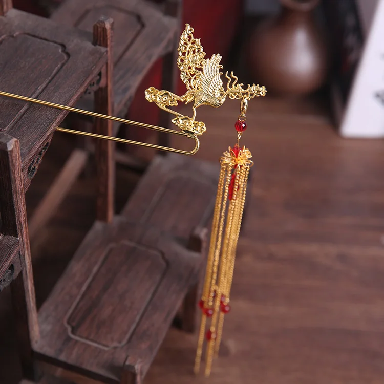 Gold-Tone Hairpin Antique Style Chinese Headdress Classical Hairpin Ancient Costume Bride Tassels Hairpin Hair Accessories
Gold-Tone Hairpin Antique Style Chinese Headdress Classical Hairpin Ancient Costume Bride Tassels Hairpin Hair Accessories