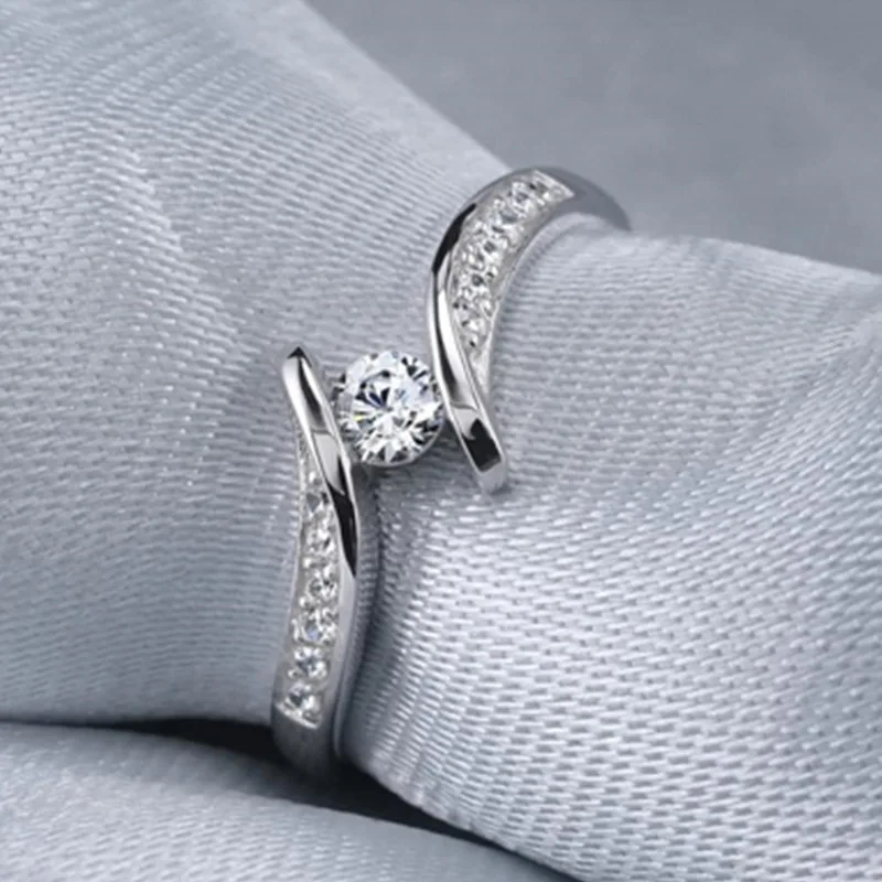 Female White Crystal Zircon Minimalist Silver Color Wedding For Women Bridal Thin Round Engagement Fashion Jewelry 
Female White Crystal Zircon Minimalist Silver Color Wedding For Women Bridal Thin Round Engagement Fashion Jewelry