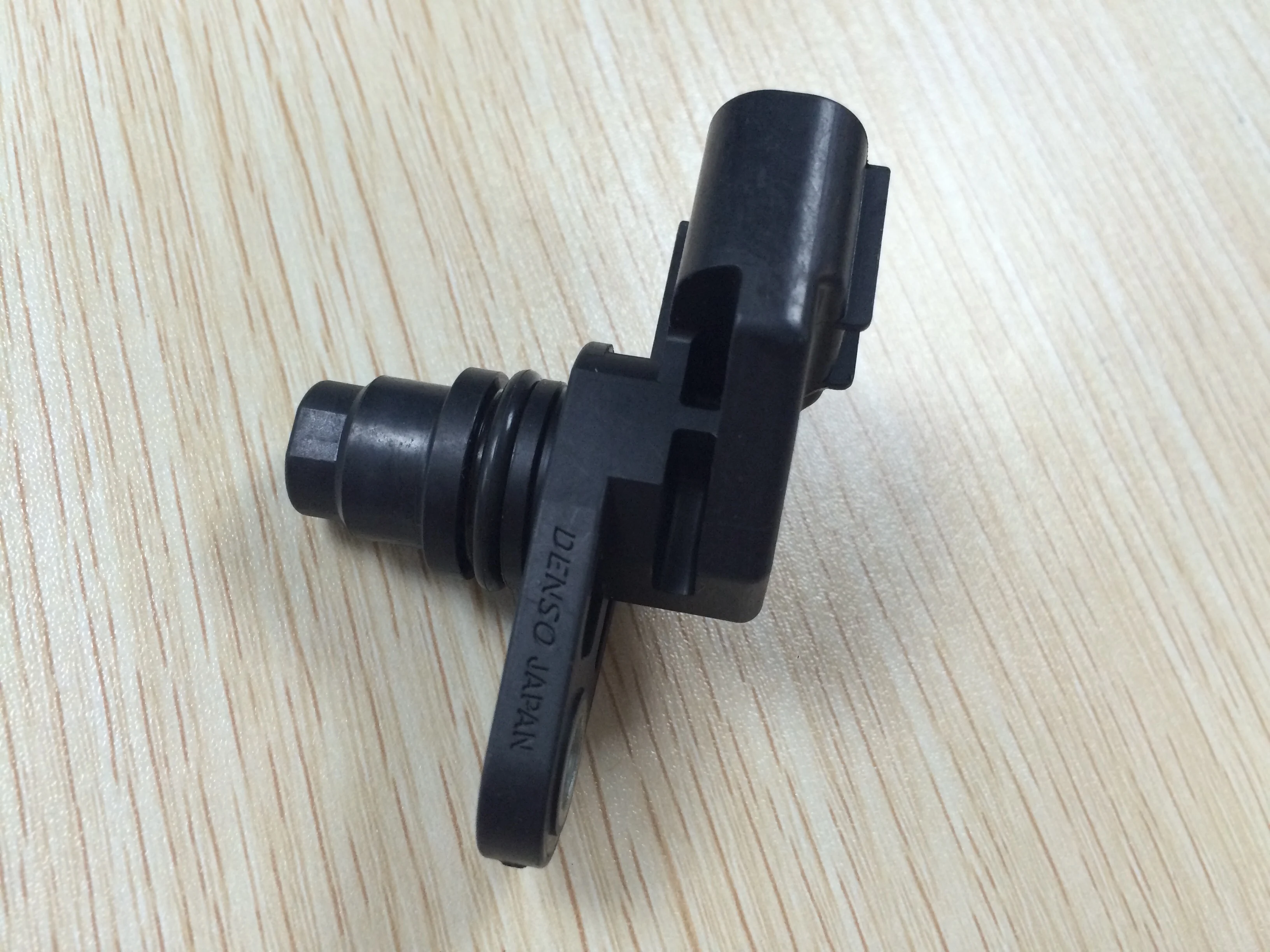 Original Camshaft Position Sensor 3935025000 39350-25000 for HYUNDAI Tucson Sonata Optima Sonata Standard PC719 
Original Camshaft Position Sensor 3935025000 39350-25000 for HYUNDAI Tucson Sonata Optima Sonata Standard PC719