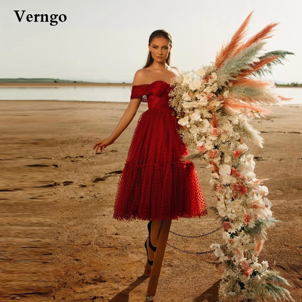 Verngo 2021 Red Tulle With Black Dotted Short Prom Dresses Off Shoulder Sweetheart Knee Length Homecoming Party Dress ALine Gown
Verngo 2021 Red Tulle With Black Dotted Short Prom Dresses Off Shoulder Sweetheart Knee Length Homecoming Party Dress ALine Gown