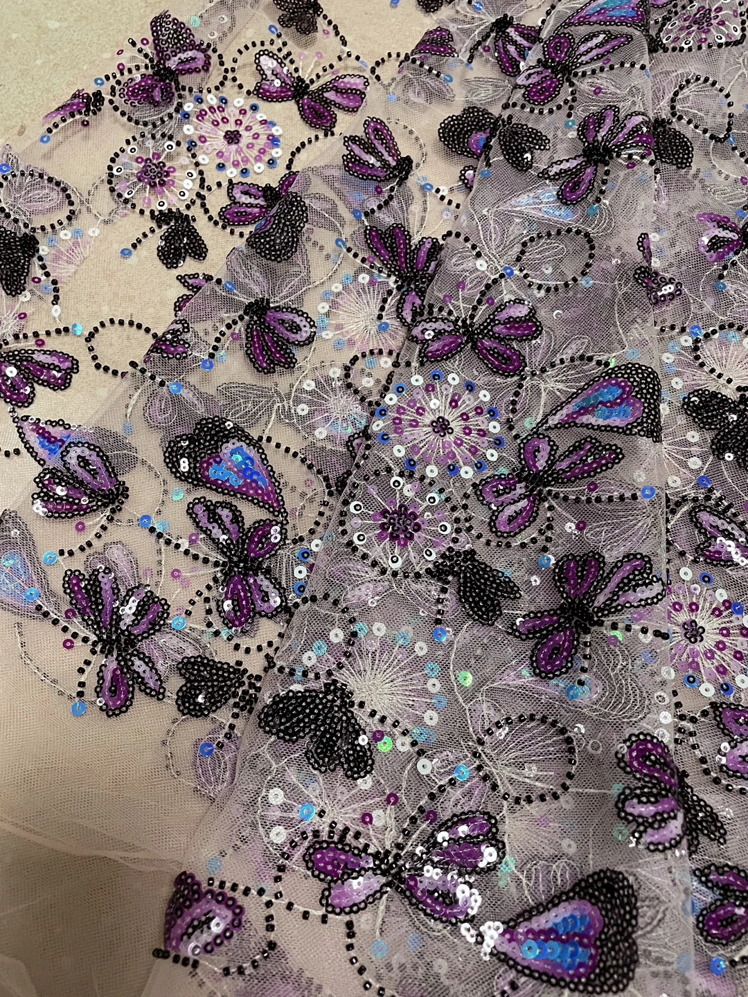 (5 ярдов/шт.) высококачественные вышитые бусины и блестки, Тюлевое кружево, изящное Африканское французское Сетчатое кружево для вечернего платья FSS382
(5 ярдов/шт.) высококачественные вышитые бусины и блестки, Тюлевое кружево, изящное Африканское французское Сетчатое кружево для вечернего платья FSS382