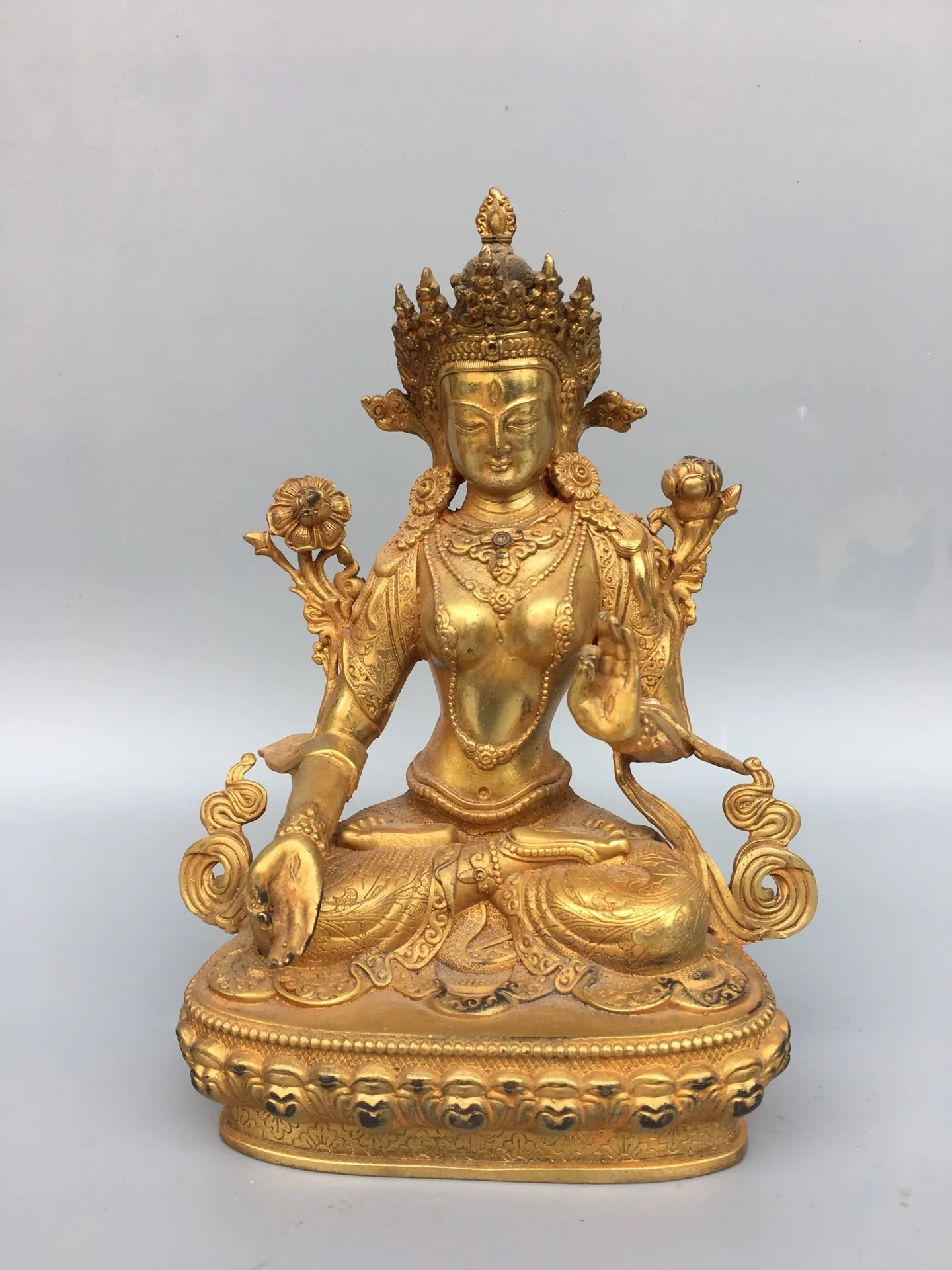 8"Tibet temple Old Bronze Gilt Tara Buddha Statue Guanyin Bodhisattva statue Sitting Buddha Enshrine the Buddha
8"Tibet temple Old Bronze Gilt Tara Buddha Statue Guanyin Bodhisattva statue Sitting Buddha Enshrine the Buddha