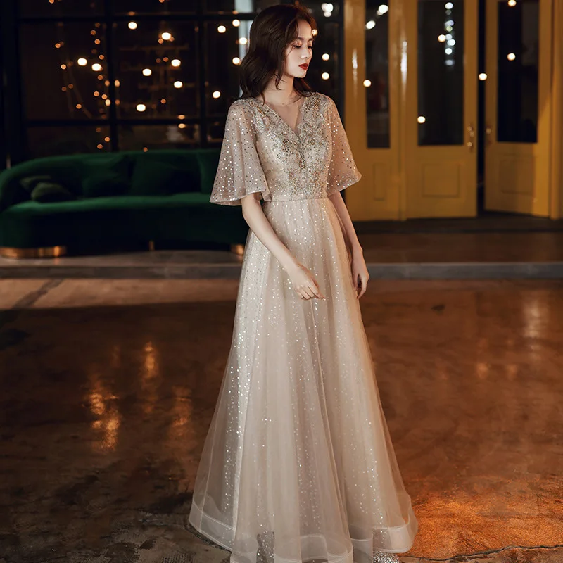 Pleated Sequins Evening Party Dress Gown Flower Appliques Beads Cheongsam Sexy Flare Sleeve Qipao Perspective Collar Vestidos
Pleated Sequins Evening Party Dress Gown Flower Appliques Beads Cheongsam Sexy Flare Sleeve Qipao Perspective Collar Vestidos