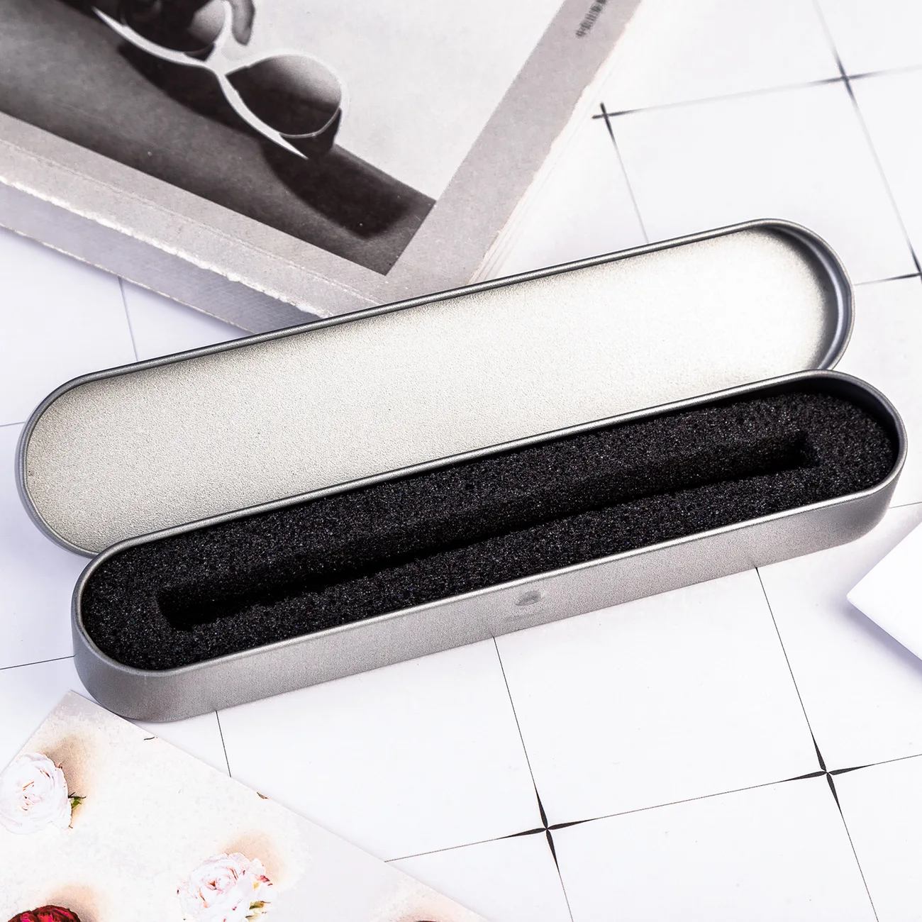 10pcs Pet Set Wholesale Metal Pen Box Tinplate Box Metal Pen Box Square Gift Pen Packaging Box Wholesale
10pcs Pet Set Wholesale Metal Pen Box Tinplate Box Metal Pen Box Square Gift Pen Packaging Box Wholesale