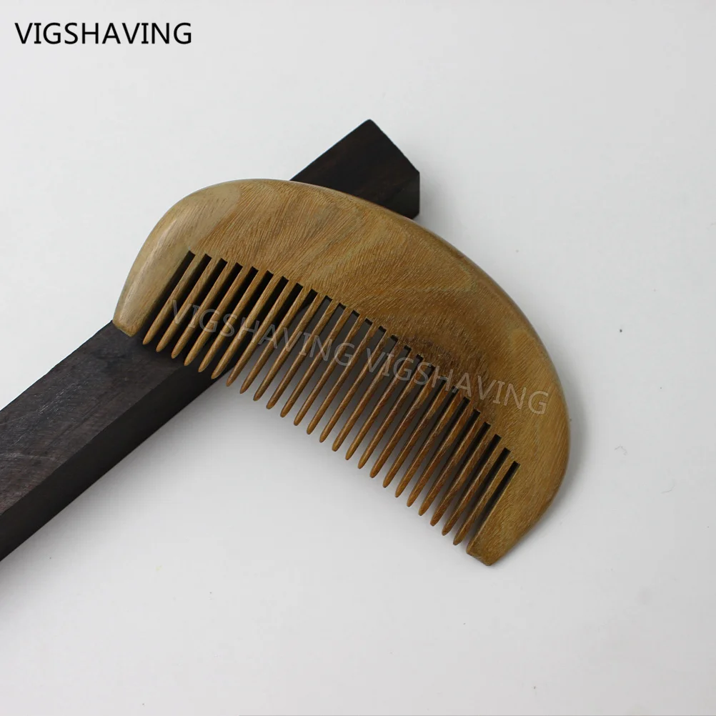 Гребень для бороды из сандалового дерева с узкими зубьями
Гребень для бороды из сандалового дерева с узкими зубьями