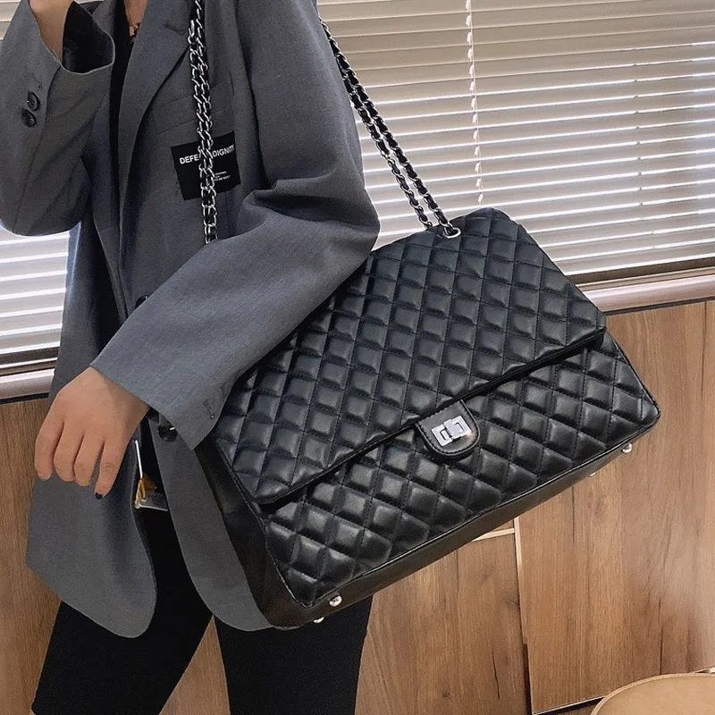 2022 New Fashion Ladies Large-capacity Rhombic Chain Bag High-quality Leather Simple One-shoulder Messenger Bag Leisure Big Bag
2022 New Fashion Ladies Large-capacity Rhombic Chain Bag High-quality Leather Simple One-shoulder Messenger Bag Leisure Big Bag