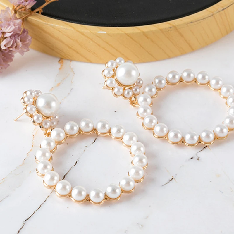 Trendy Crystal Round Pendant Drop Earrings For Women Fashion Pearl Charm Statement Jewelry Wedding Earrings Female 2020
Trendy Crystal Round Pendant Drop Earrings For Women Fashion Pearl Charm Statement Jewelry Wedding Earrings Female 2020