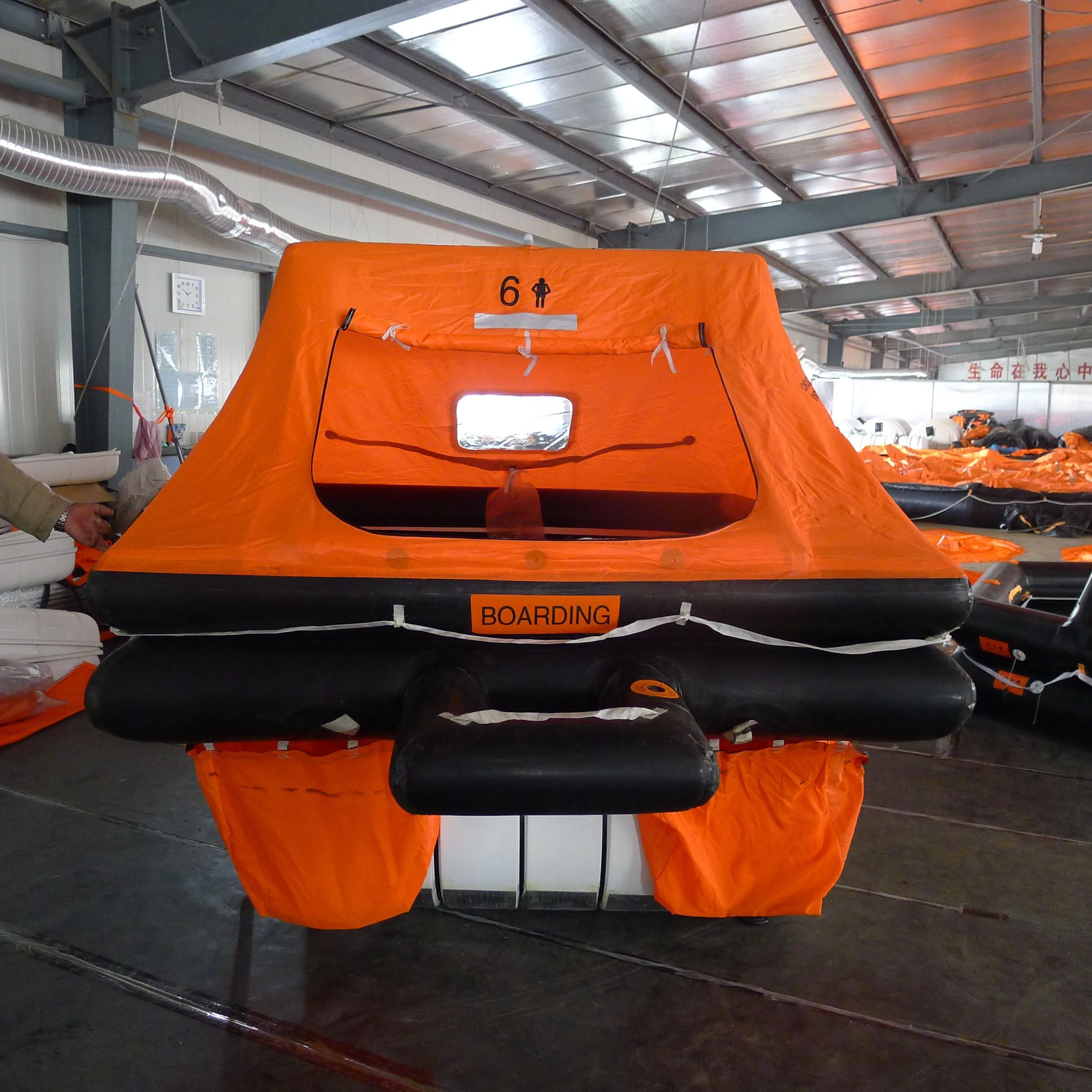 Factory Supply SOLAS Approved Marine Safety Rescue Life Raft with 6 Persons Inflatable Life Raft for Emergency Rescue
Factory Supply SOLAS Approved Marine Safety Rescue Life Raft with 6 Persons Inflatable Life Raft for Emergency Rescue