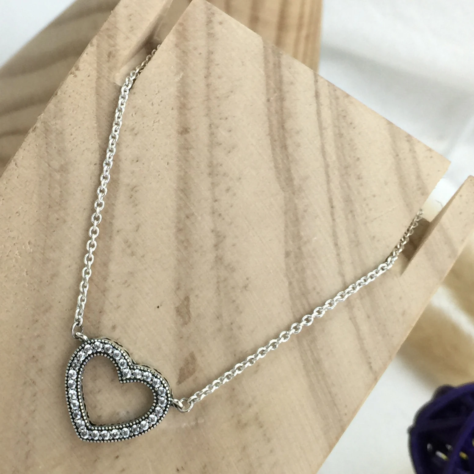 2019 100% 925 Sterling Silver Classic Open Heart Necklace Women Charm Fashion Personality Jewelry Free shipping Wholesale
2019 100% 925 Sterling Silver Classic Open Heart Necklace Women Charm Fashion Personality Jewelry Free shipping Wholesale