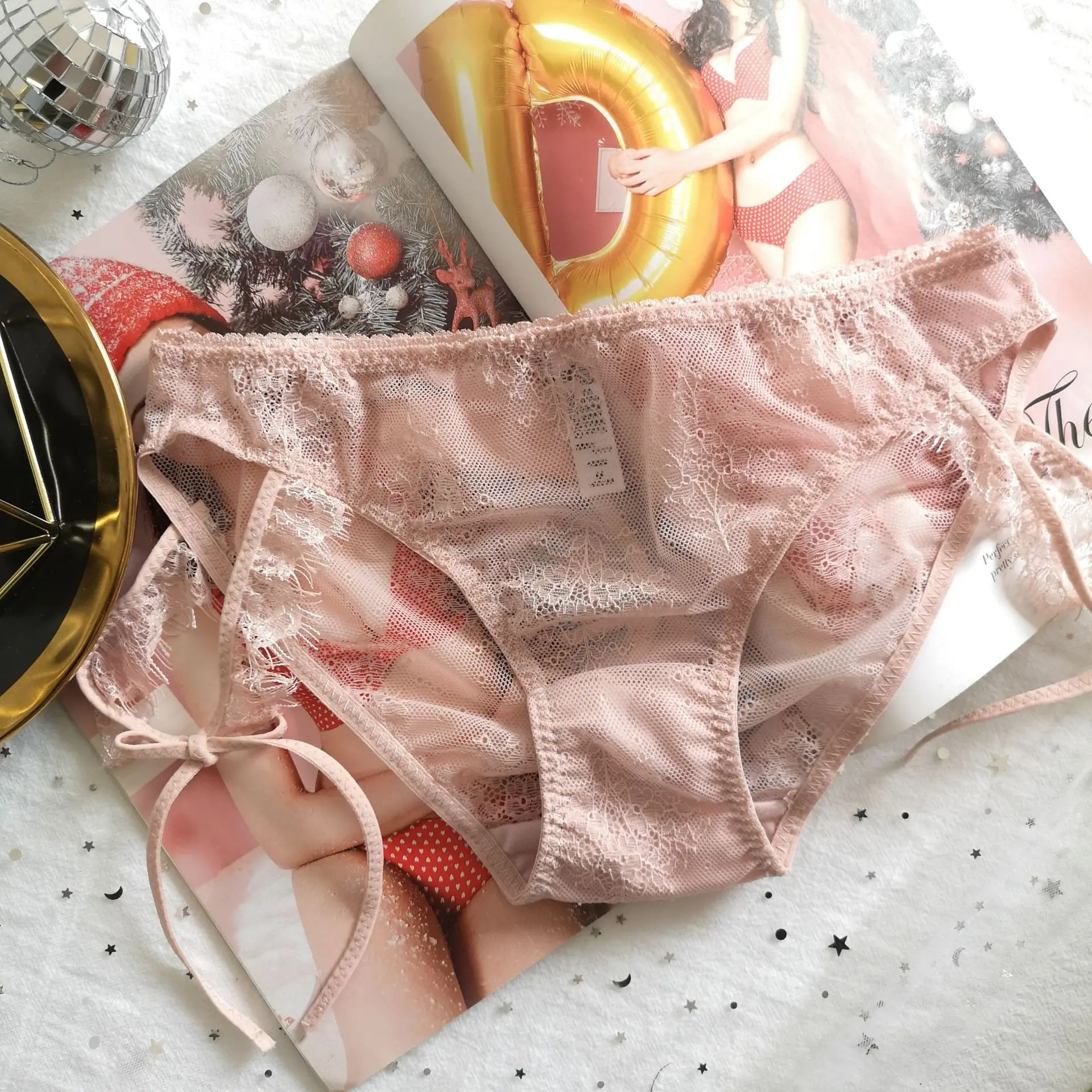 2021 New Women's Underwear Sexy Lace Panties Fashion Hollow Out Briefs Low Waist Seamless Comfort Underpants Female Lingerie
2021 New Women's Underwear Sexy Lace Panties Fashion Hollow Out Briefs Low Waist Seamless Comfort Underpants Female Lingerie