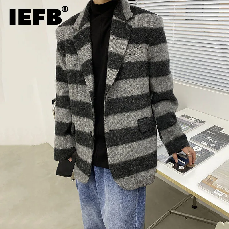 IEFB Autumn Winter Fashion Chic Men Striped Woolen Blazers 2022 New Loose Notched Single Breasted Casual Thick Suit Jacket Tide
IEFB Autumn Winter Fashion Chic Men Striped Woolen Blazers 2022 New Loose Notched Single Breasted Casual Thick Suit Jacket Tide