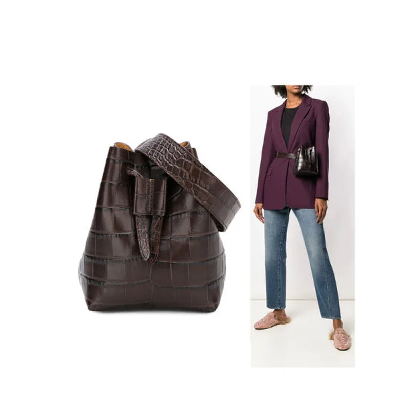 Minee2021 European new alligator belt women's bag niche design bucket bag personality waist bag handbag Inclined shoulder bag
Minee2021 European new alligator belt women's bag niche design bucket bag personality waist bag handbag Inclined shoulder bag
