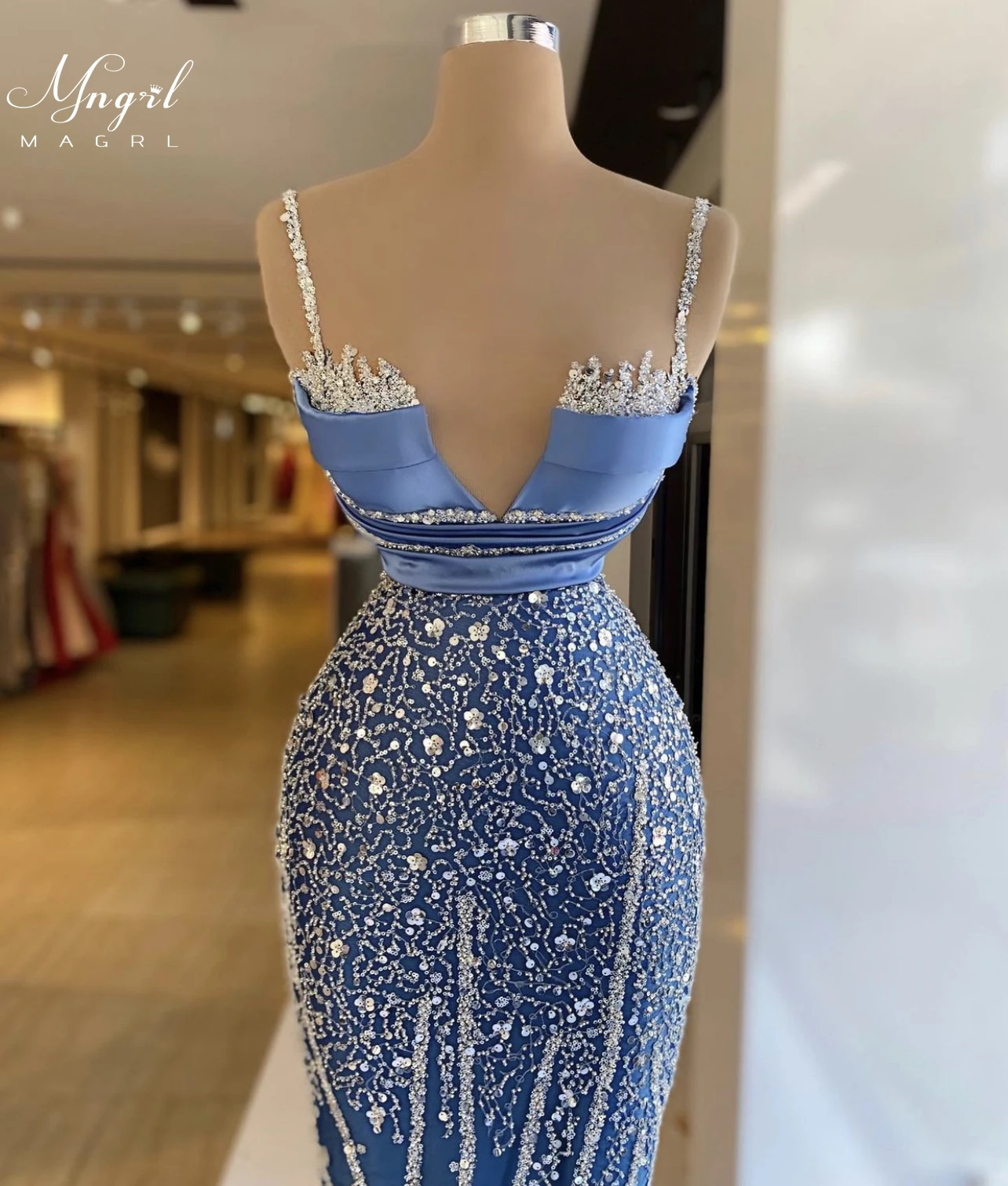 MNGRL Luxury Evening Dress One-shoulder Long Sleeves Hand-applied Diamonds Glittering 2021 New Evening Dress Party Dress
MNGRL Luxury Evening Dress One-shoulder Long Sleeves Hand-applied Diamonds Glittering 2021 New Evening Dress Party Dress