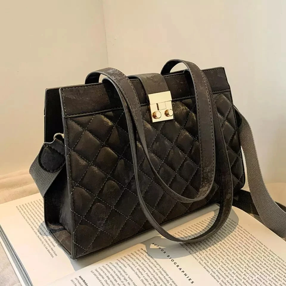 Lattice Large Tote bag 2020 Fashion New High quality PU Leather Women's Designer Handbag High capacity Shoulder Messenger Bag
Lattice Large Tote bag 2020 Fashion New High quality PU Leather Women's Designer Handbag High capacity Shoulder Messenger Bag