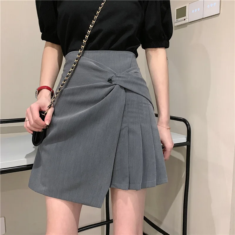 2020 Autumn high waist knotted pleated skirt A-line irregular women mini black skirt
2020 Autumn high waist knotted pleated skirt A-line irregular women mini black skirt