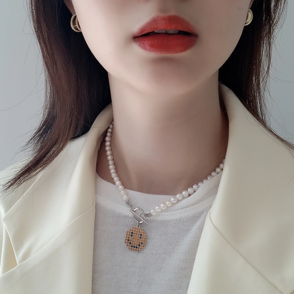 925 Sterling Silver Orange Micro Paved Zircon Smile Face Necklace Female Freshwater Pearl Beaded OT Clasp Choker for Women Gift
925 Sterling Silver Orange Micro Paved Zircon Smile Face Necklace Female Freshwater Pearl Beaded OT Clasp Choker for Women Gift