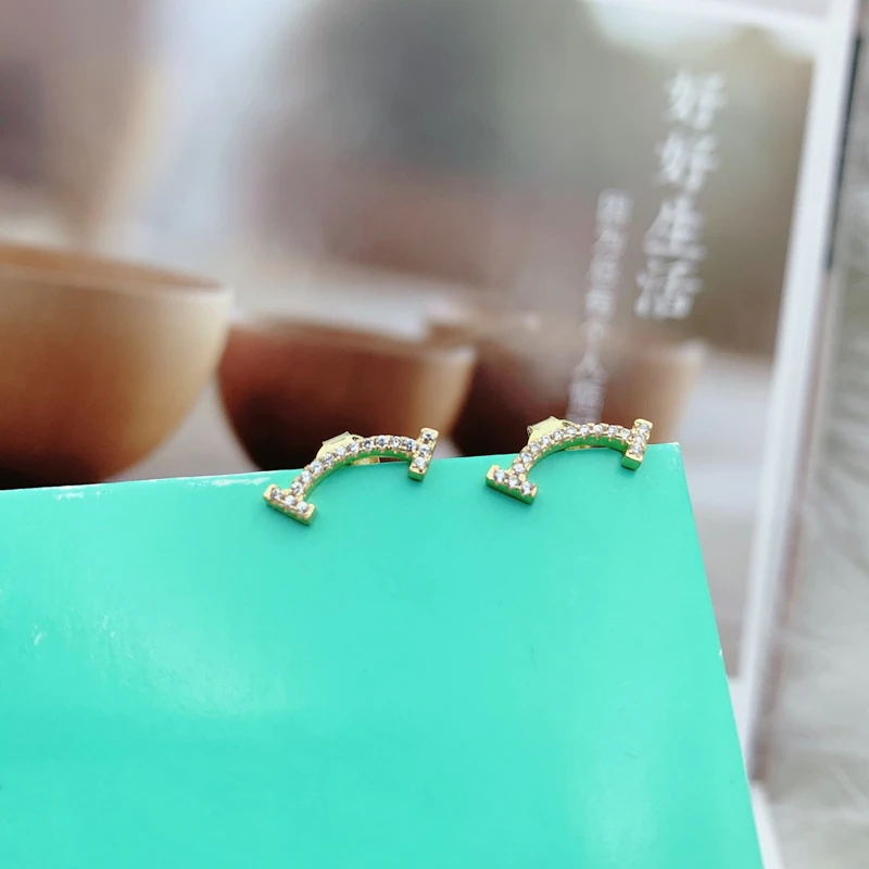 Luxury S925 Sterling Silver Simple And Personalized Smile Earrings, 2021 New Hot-Selling Women's Holiday Jewelry
Luxury S925 Sterling Silver Simple And Personalized Smile Earrings, 2021 New Hot-Selling Women's Holiday Jewelry