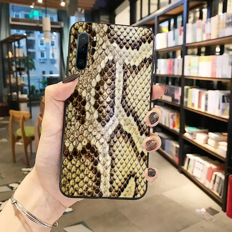 Snake skin Luxury sexy Phone Case Funda For Huawei P9 P10 P20 P30 Lite 2016 2017 2019 plus pro P smart
Snake skin Luxury sexy Phone Case Funda For Huawei P9 P10 P20 P30 Lite 2016 2017 2019 plus pro P smart