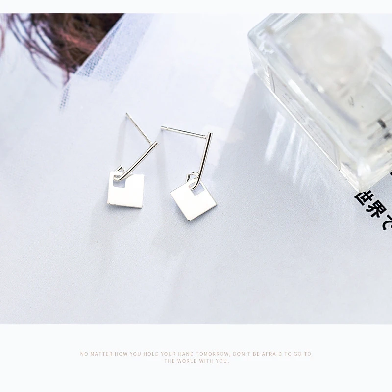 Colusiwei 925 Sterling Silver Drop Earrings for Women Simple Geometric Square Short Earrings Fashion Jewelry Moda 2020 NEW
Colusiwei 925 Sterling Silver Drop Earrings for Women Simple Geometric Square Short Earrings Fashion Jewelry Moda 2020 NEW