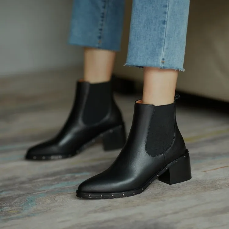 thick winter heel, high heel, solid rivet sleeve, pointed Short boot women's boot
thick winter heel, high heel, solid rivet sleeve, pointed Short boot women's boot