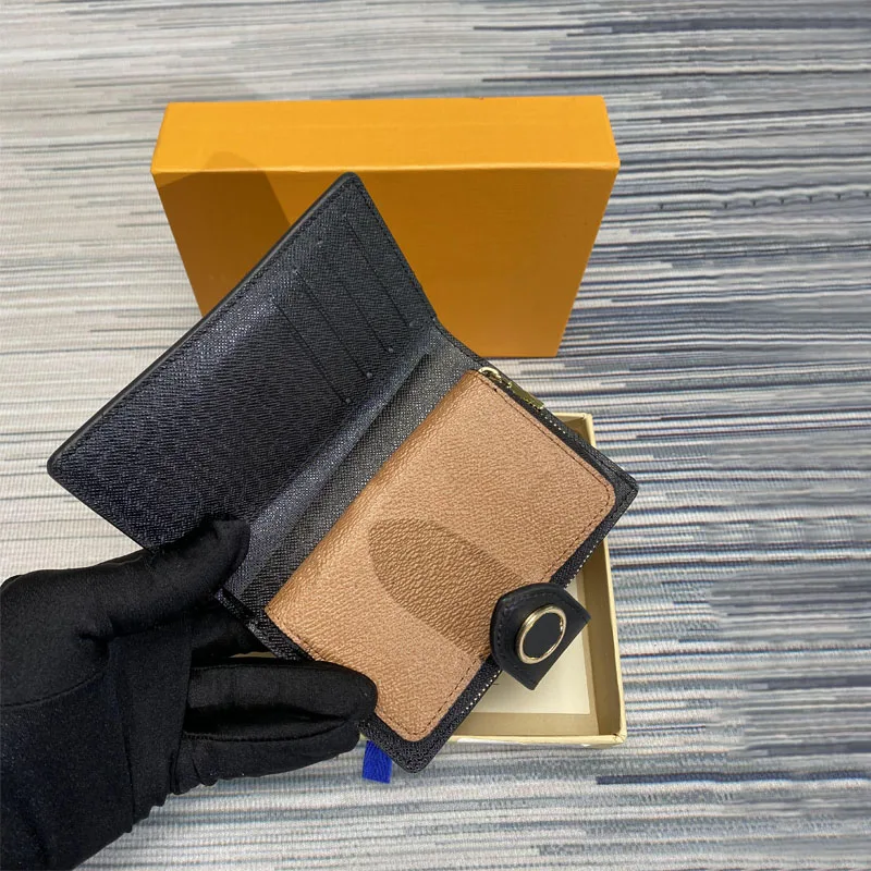 Top luxury wallet women's classic folding short button zipper casual wallet delivered with box
Top luxury wallet women's classic folding short button zipper casual wallet delivered with box