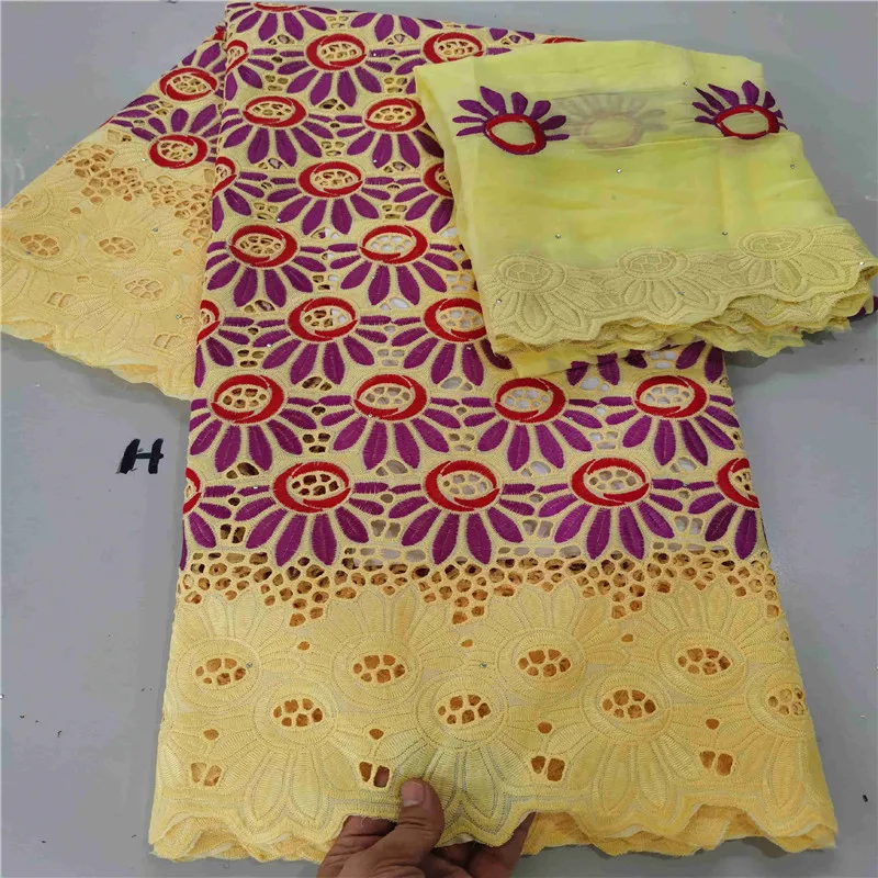 Swiss Lace Fabric 2020 Latest Embroidery African Nigerian Cotton Lace Fabric Swiss Voile Lace In Switzerland HLC137
Swiss Lace Fabric 2020 Latest Embroidery African Nigerian Cotton Lace Fabric Swiss Voile Lace In Switzerland HLC137