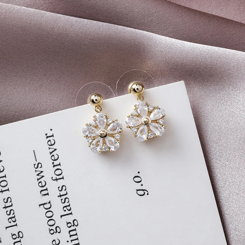 New Hot White Cubic Zirconia Cherry Flower Stud Earring For Women Fashion Gold Color Crystal Earring Jewelry
New Hot White Cubic Zirconia Cherry Flower Stud Earring For Women Fashion Gold Color Crystal Earring Jewelry