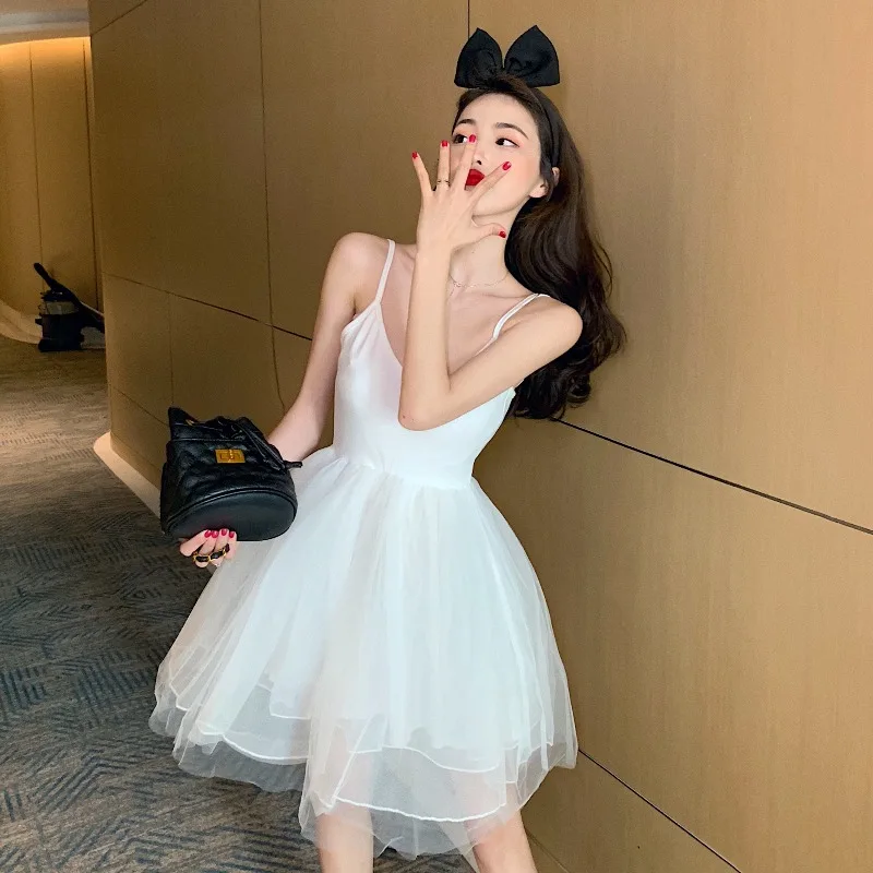 solid color summer ball gown v-neck spaghetti strap mesh Sweet beauty mini dress fashion brand Korean style Women's Clothing
solid color summer ball gown v-neck spaghetti strap mesh Sweet beauty mini dress fashion brand Korean style Women's Clothing