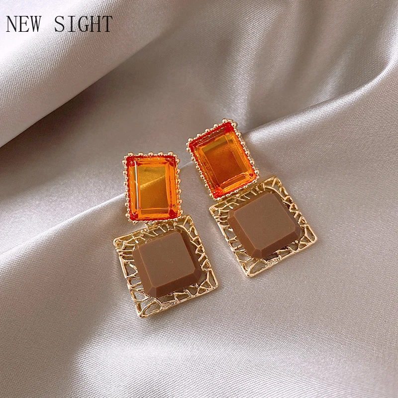 Женские квадратные серьги цвета шампанского, романтичные акриловые серьги в корейском ретро-стиле, элегантные аксессуары для девушек
Женские квадратные серьги цвета шампанского, романтичные акриловые серьги в корейском ретро-стиле, элегантные аксессуары для девушек