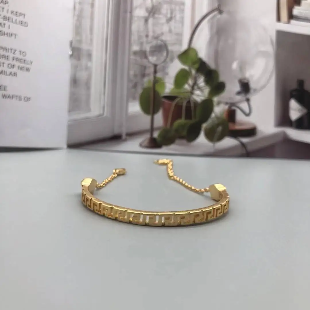 European and American fashion retro street style personalized Gold Bracelet
European and American fashion retro street style personalized Gold Bracelet