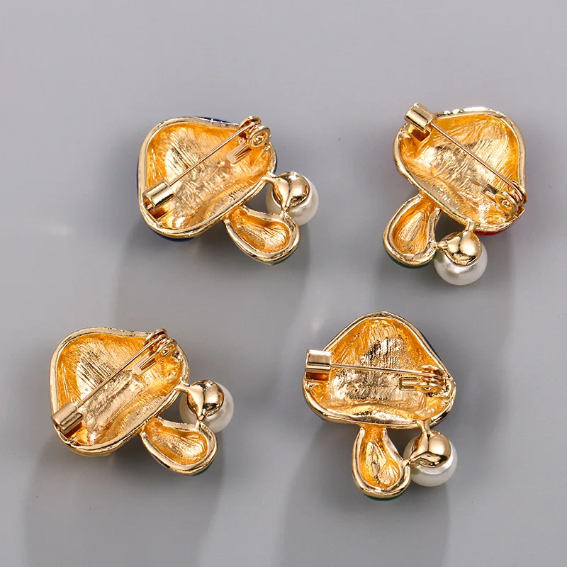 European and American Hot Style Cartoon Mushroom Brooch Fashion Wild Cute Small Collar Pin Accessories Wholesale | Украшения и