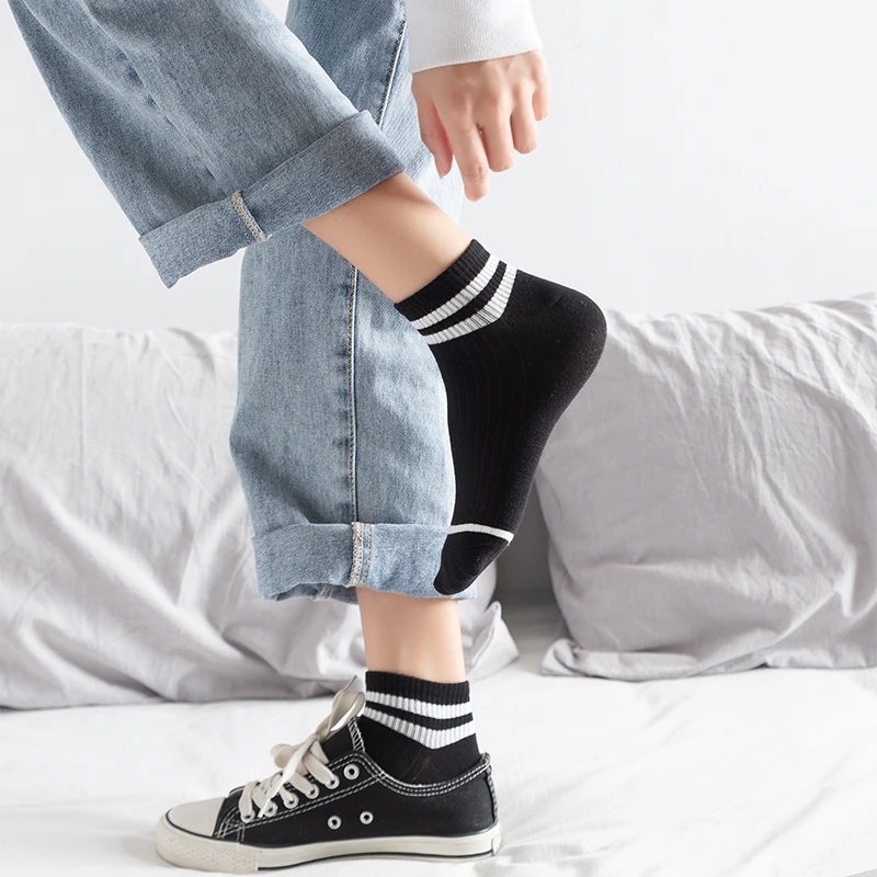 New High Quality Women Girls Casual Striped Candy Colors Cotton Comfortable Harajuku Short Socks Female Fashion Funny Socks
New High Quality Women Girls Casual Striped Candy Colors Cotton Comfortable Harajuku Short Socks Female Fashion Funny Socks