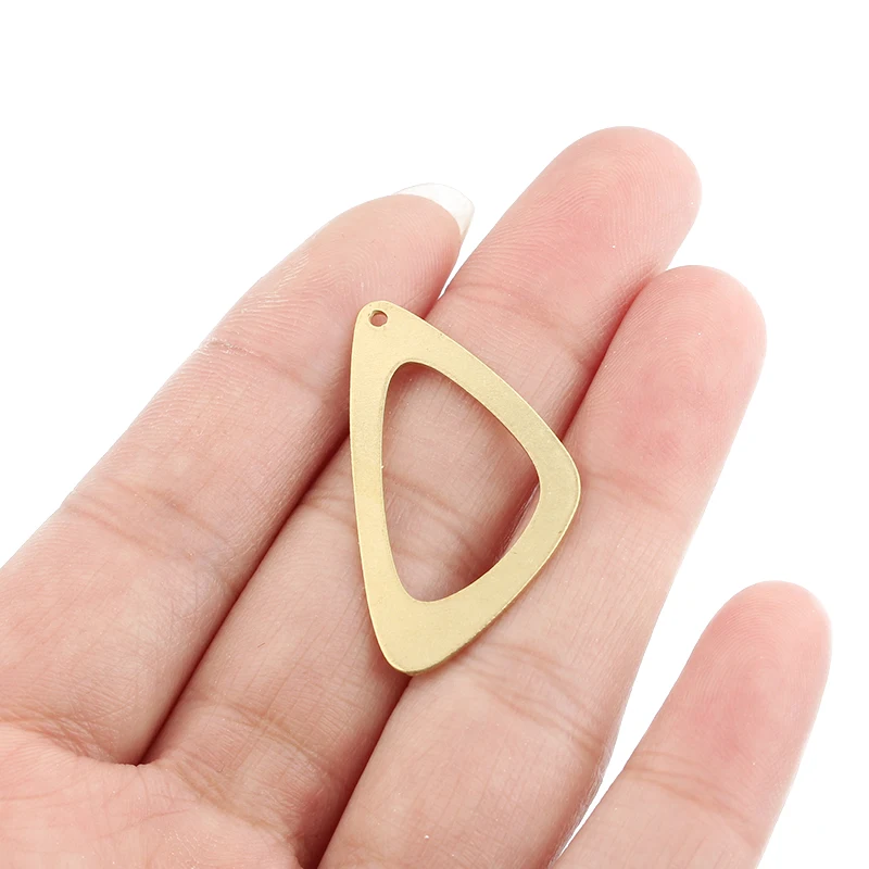 10Pcs Raw Brass Hollow Triangles Geometry Charms Pendant 1.5mm Hole For DIY Boho Earring Necklace Jewelry Making Supplies
10Pcs Raw Brass Hollow Triangles Geometry Charms Pendant 1.5mm Hole For DIY Boho Earring Necklace Jewelry Making Supplies