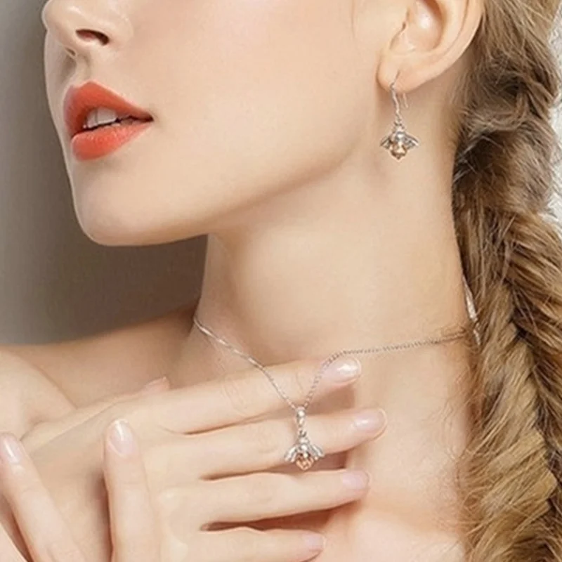 150 Pair Fashion Queen Bee Crystal Drop Dangle Earrings Animal Hook Earring CZ Women Charm Bridal Wedding Jewelry Gift
150 Pair Fashion Queen Bee Crystal Drop Dangle Earrings Animal Hook Earring CZ Women Charm Bridal Wedding Jewelry Gift