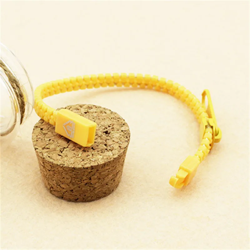 Kpop Bigbang GD LOGO Zipper Bracelet For Women Office Antistress Fidget Bracelet Femme Jewelry Friends Gift Pulseras
Kpop Bigbang GD LOGO Zipper Bracelet For Women Office Antistress Fidget Bracelet Femme Jewelry Friends Gift Pulseras