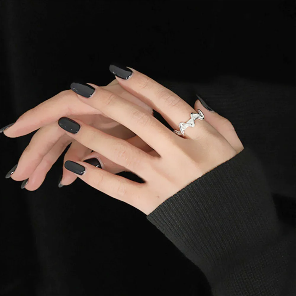 Korean Version of Personality Woven Wave Minimalist Design Geometric Triangle Women's Men's Couple Open Ring Jewelry Wholesale
Korean Version of Personality Woven Wave Minimalist Design Geometric Triangle Women's Men's Couple Open Ring Jewelry Wholesale