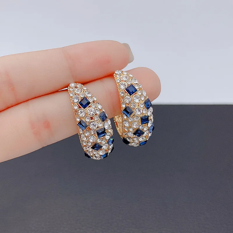 Fashion New Geometric Opal Stud Earrings for Women Exquisite Luxury Shiny Crystals Korean Earrings Accessories Wholesale Jewelry
Fashion New Geometric Opal Stud Earrings for Women Exquisite Luxury Shiny Crystals Korean Earrings Accessories Wholesale Jewelry