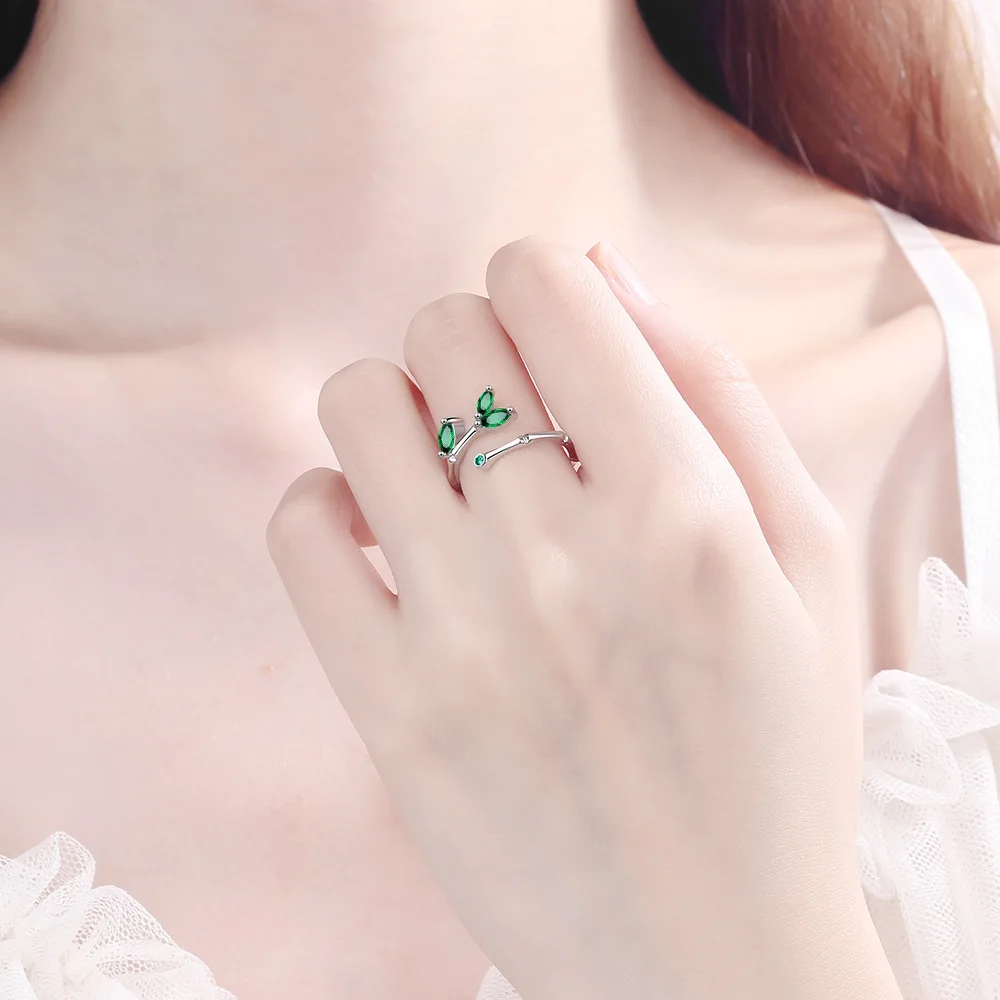 2020 New Luxury Green Stone Crystal Rings For Women 925 Sterling Silver Wedding Engagement Fashion Jewelry bague femme 
2020 New Luxury Green Stone Crystal Rings For Women 925 Sterling Silver Wedding Engagement Fashion Jewelry bague femme